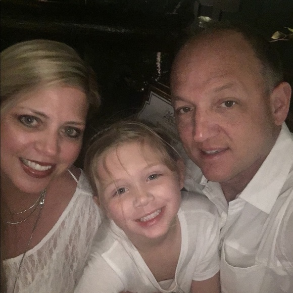 Meet your Posher, Cynthia - Picture 1 of 8